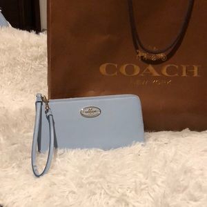 💯% authentic Coach wristlet